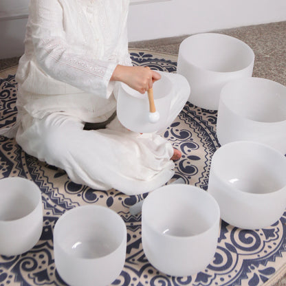 Hye-eun 7pcs 7"-12" Crystal Singing Bowls Chakra Set of 7 with Carrying Cases for Yoga Medication Sound Healing Deep Relaxation